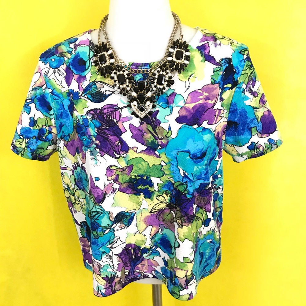 Short sleeve watercolor inspired floral top